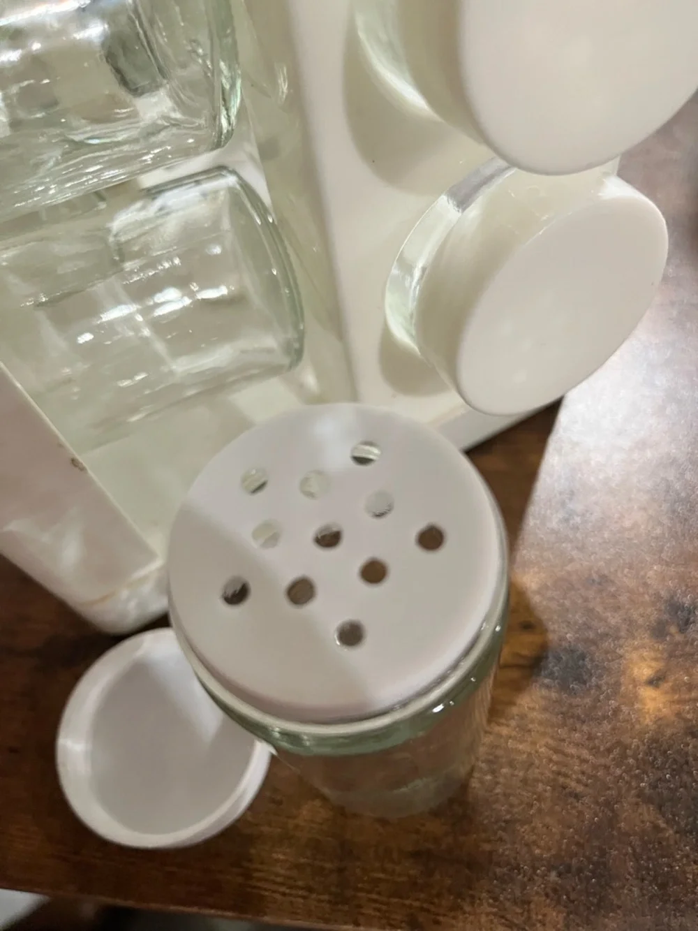 White Spice Carousel Rack with Clear Glass Jars